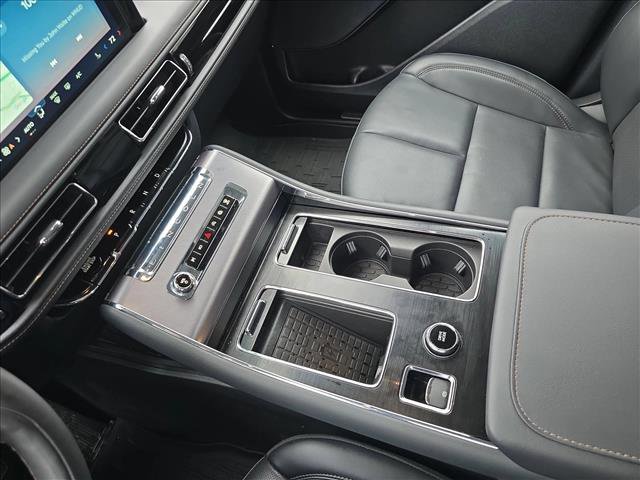 Used 2025 Lincoln Aviator AWD w/ Equipment Group 101A image 23