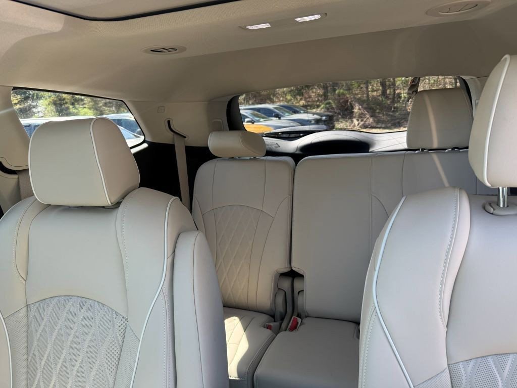 Used 2022 Buick Enclave Avenir image 26