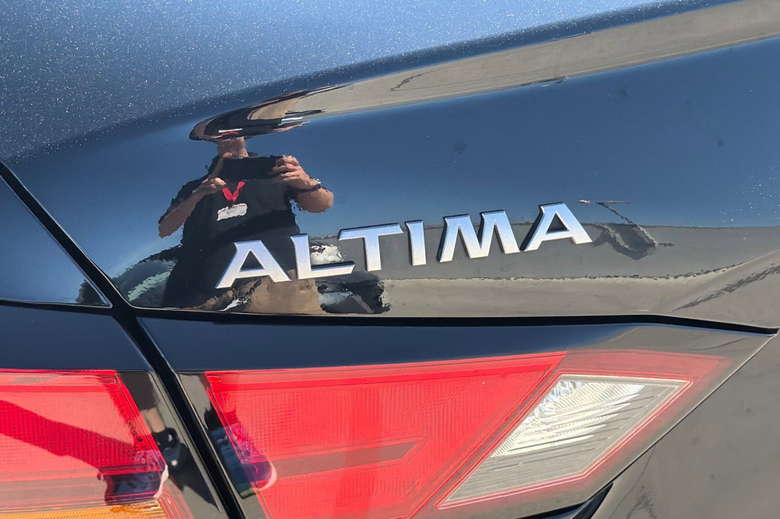 Used 2025 Nissan Altima 2.5 SV image 24