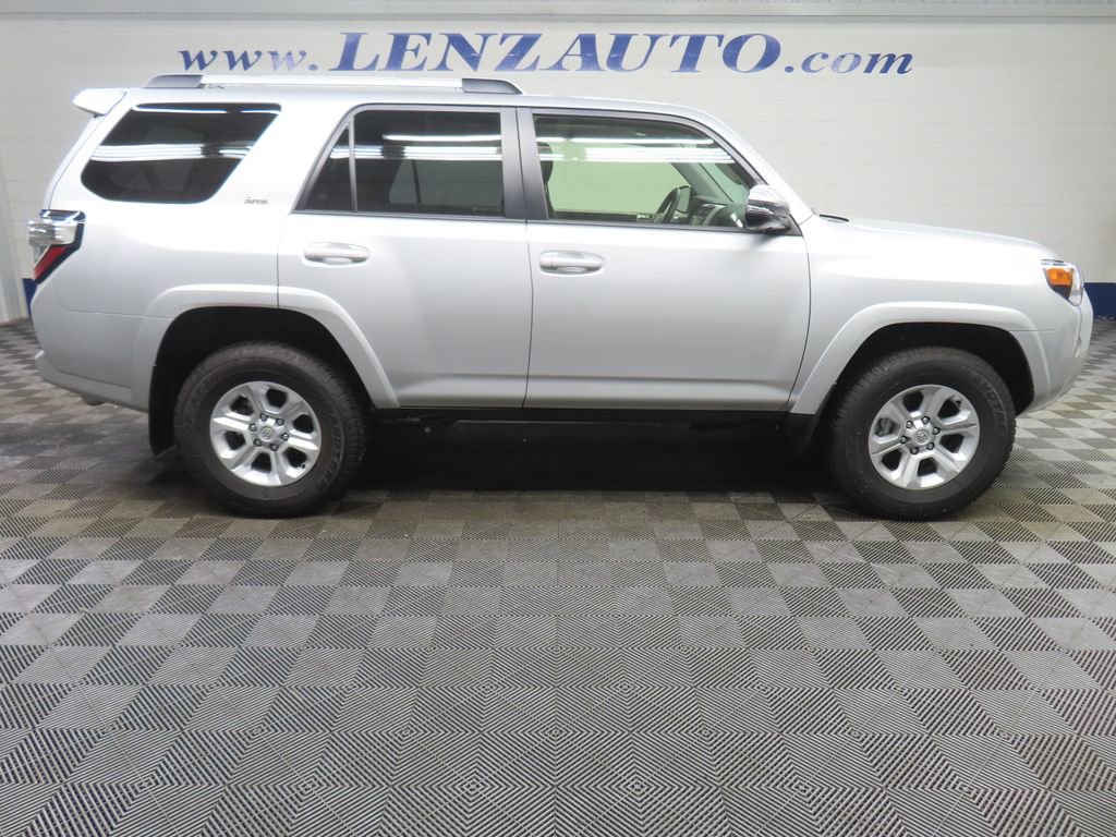 Used 2024 Toyota 4Runner SR5 Premium w/ Moonroof Package AWD/4WD image 2