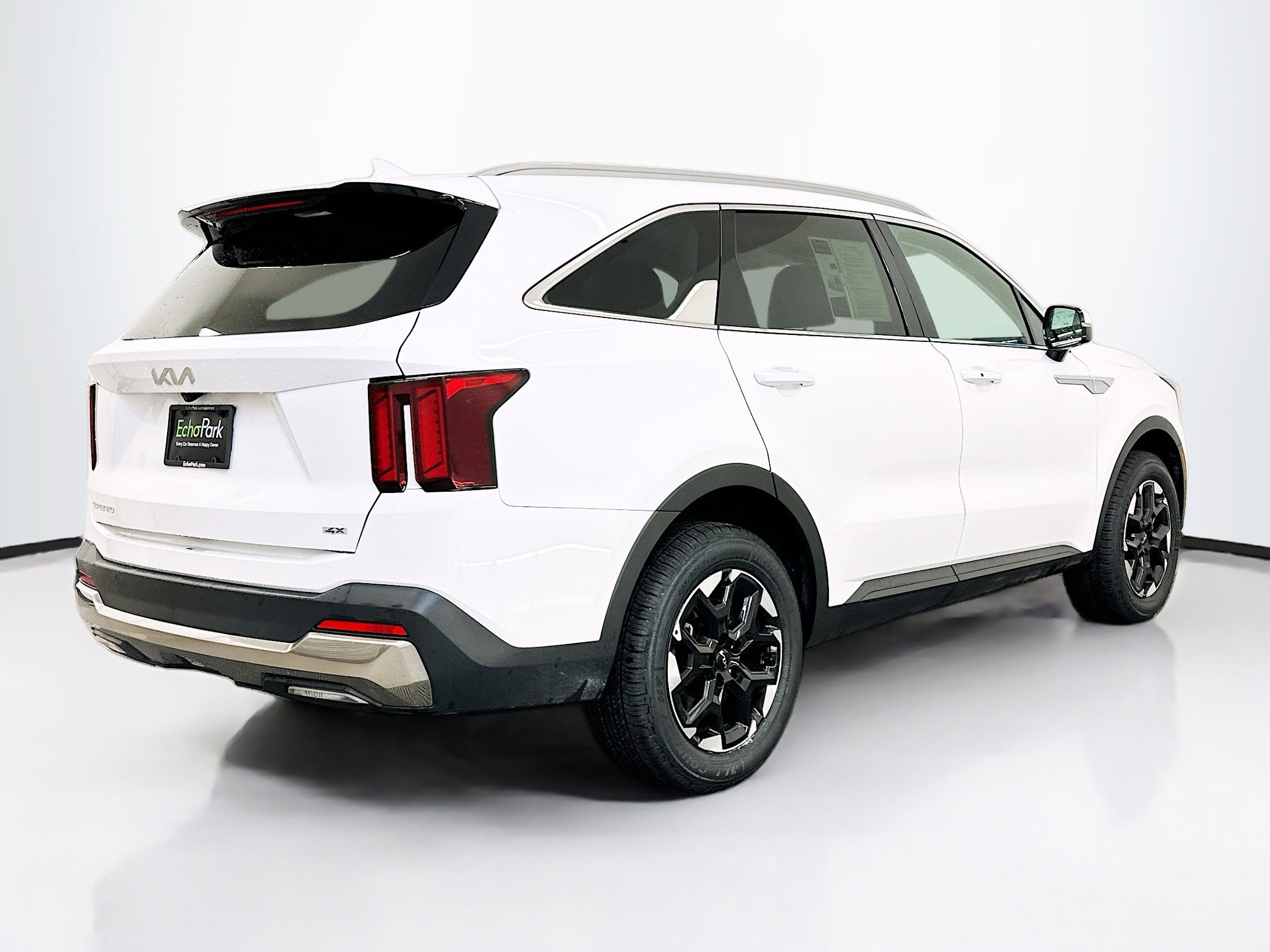 Used 2024 Kia Sorento S image 9