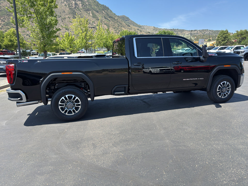 New 2025 GMC Sierra 3500 SLE w/ X31 Off-Road Package image 10