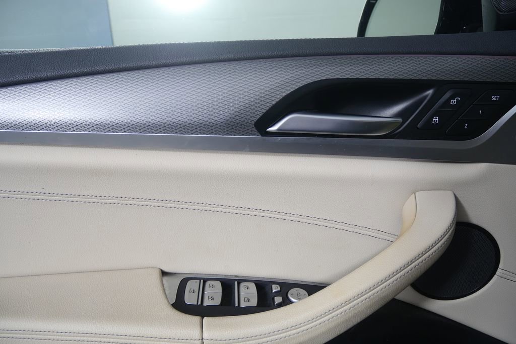 Used 2020 BMW X4 xDrive30i w/ M Sport Package 2 image 8