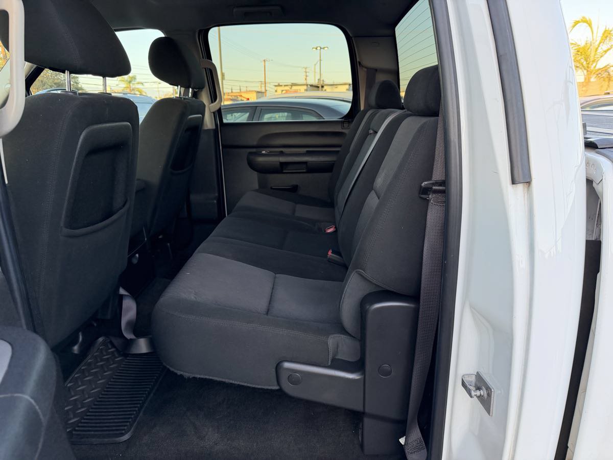 Used 2011 Chevrolet Silverado 1500 LT w/ Regional Value Package AWD/4WD image 26
