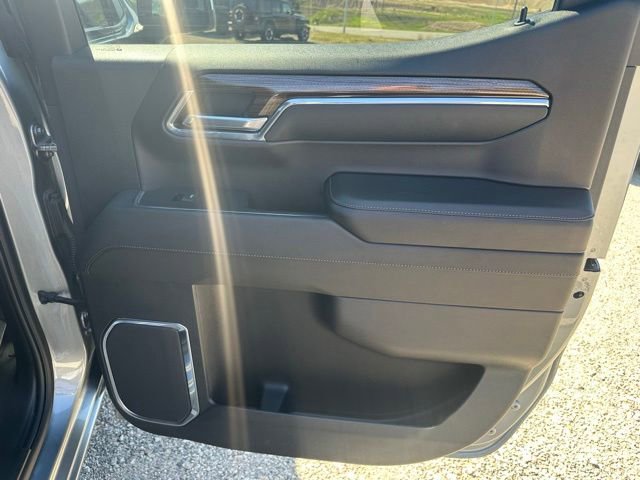 Used 2023 Chevrolet Silverado 1500 LT AWD/4WD image 21