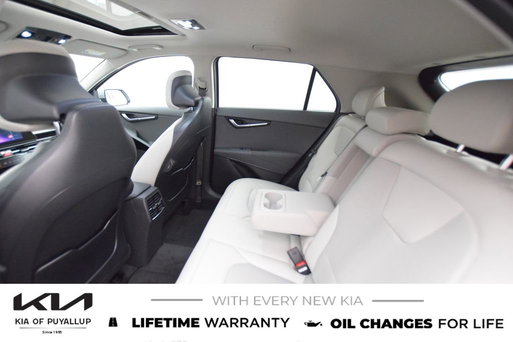 New 2025 Kia Niro EX Touring image 12
