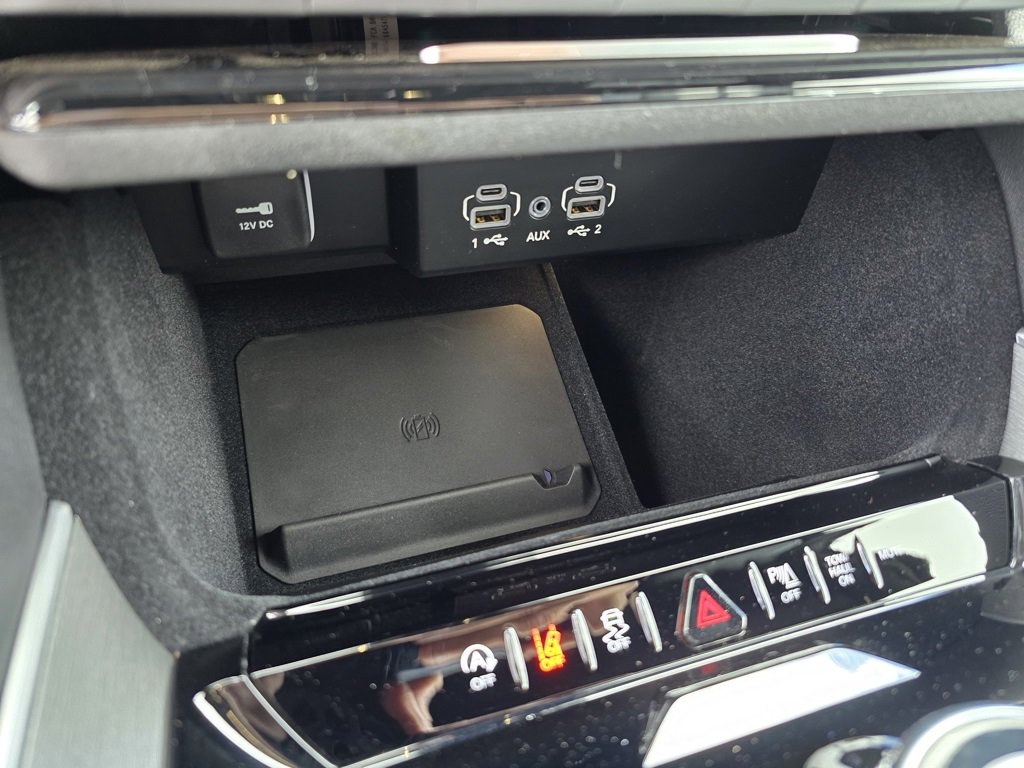 New 2025 Jeep Wagoneer L Series II w/ HD Trailer Tow Package w/25F image 29