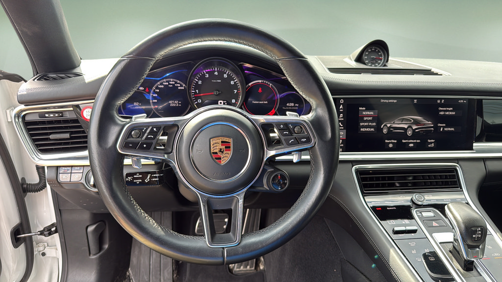 Used 2018 Porsche Panamera 4S AWD/4WD image 31