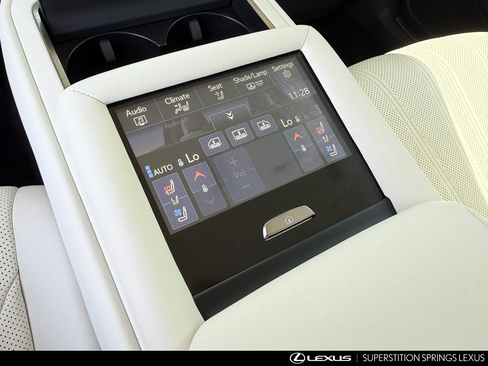 Used 2023 Lexus LS 500h AWD w/ Luxury Package image 30