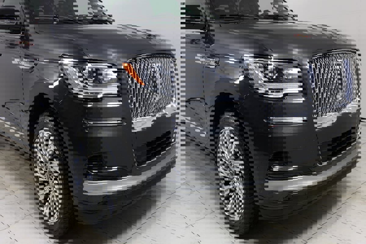 Used 2023 Lincoln Navigator Reserve image 38
