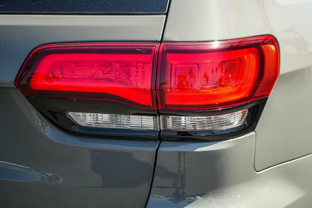 Used 2020 Jeep Grand Cherokee Altitude AWD/4WD image 7