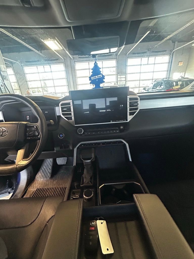 Used 2024 Toyota Tundra Limited AWD/4WD image 9