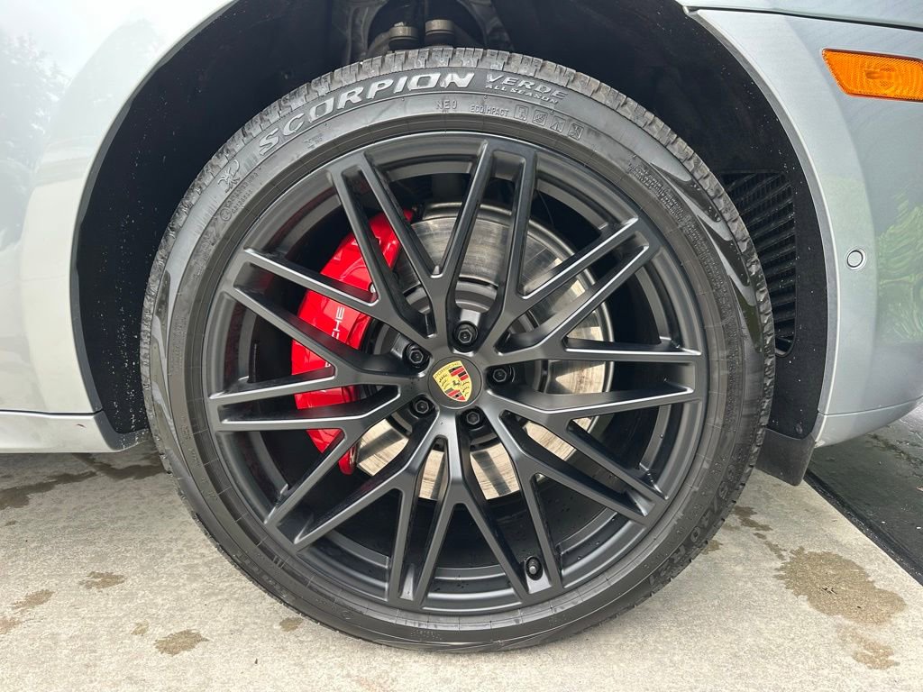 Certified 2025 Porsche Macan GTS AWD/4WD image 15