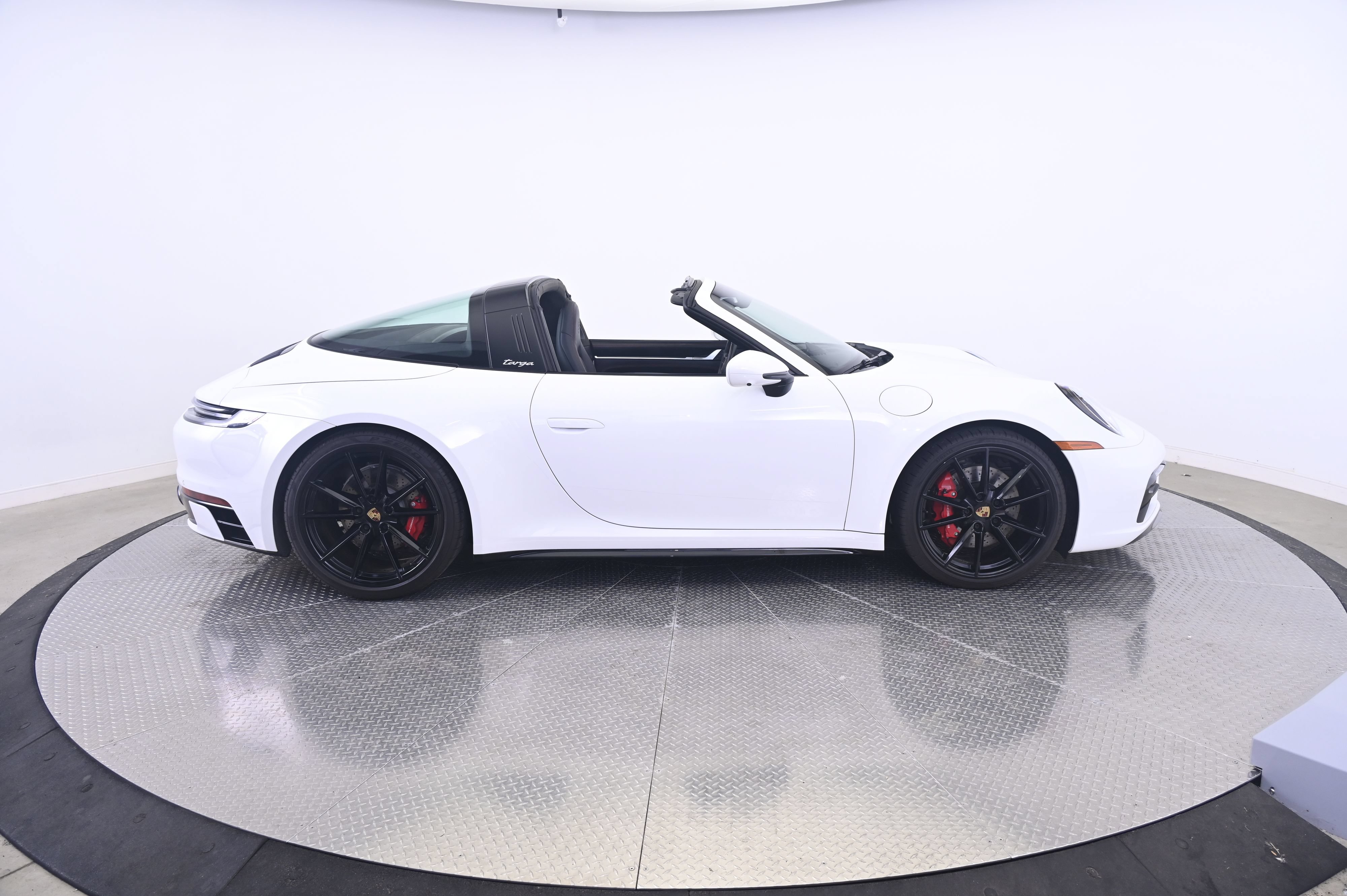 Certified 2024 Porsche 911 Targa 4S AWD/4WD image 8