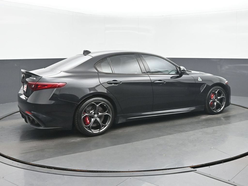 Used 2022 Alfa Romeo Giulia Quadrifoglio RWD image 3