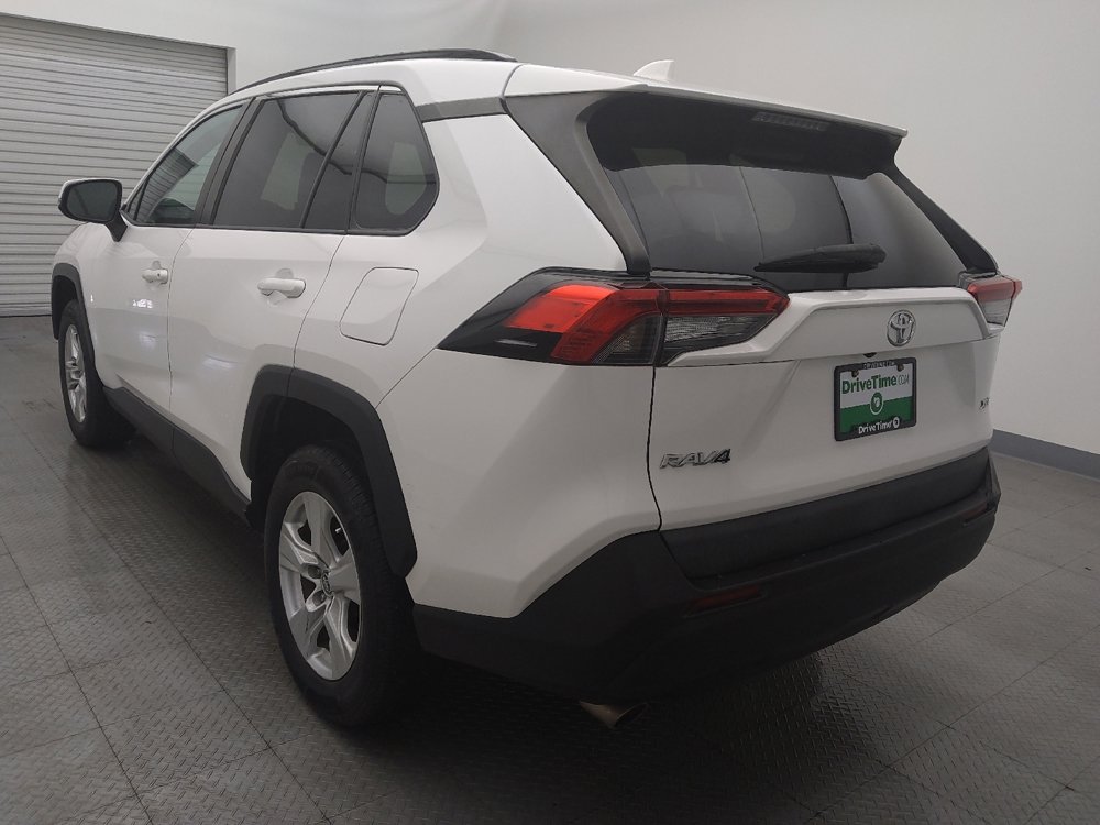 Used 2020 Toyota RAV4 XLE image 5