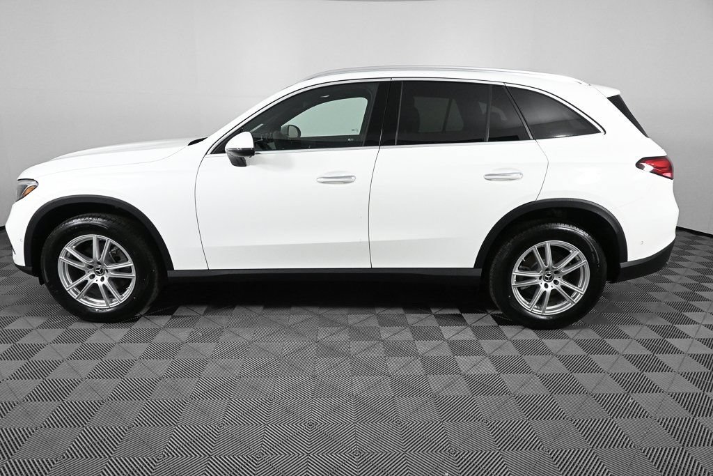 New 2025 Mercedes-Benz GLC 300 4MATIC video 3