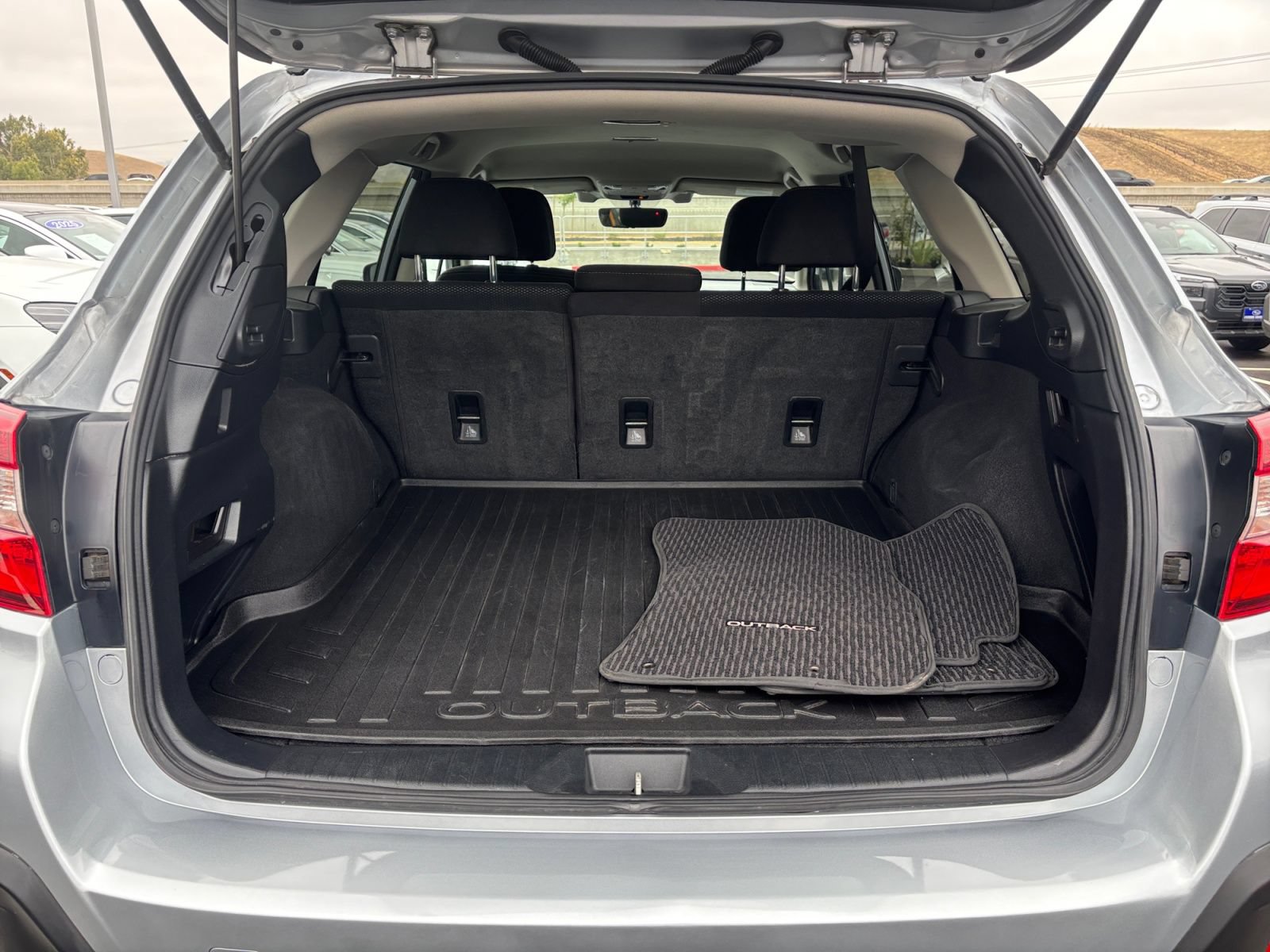Used 2019 Subaru Outback 2.5i Premium AWD/4WD image 19