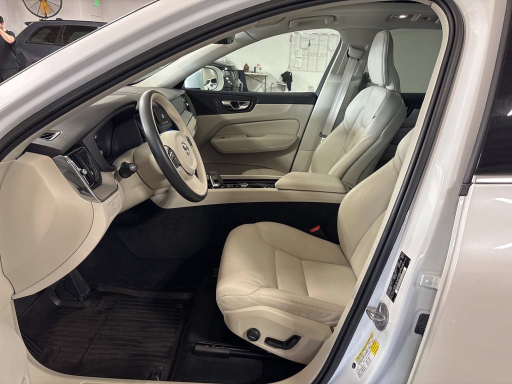 Used 2023 Volvo XC60 B5 Plus w/ Climate Package AWD/4WD image 26