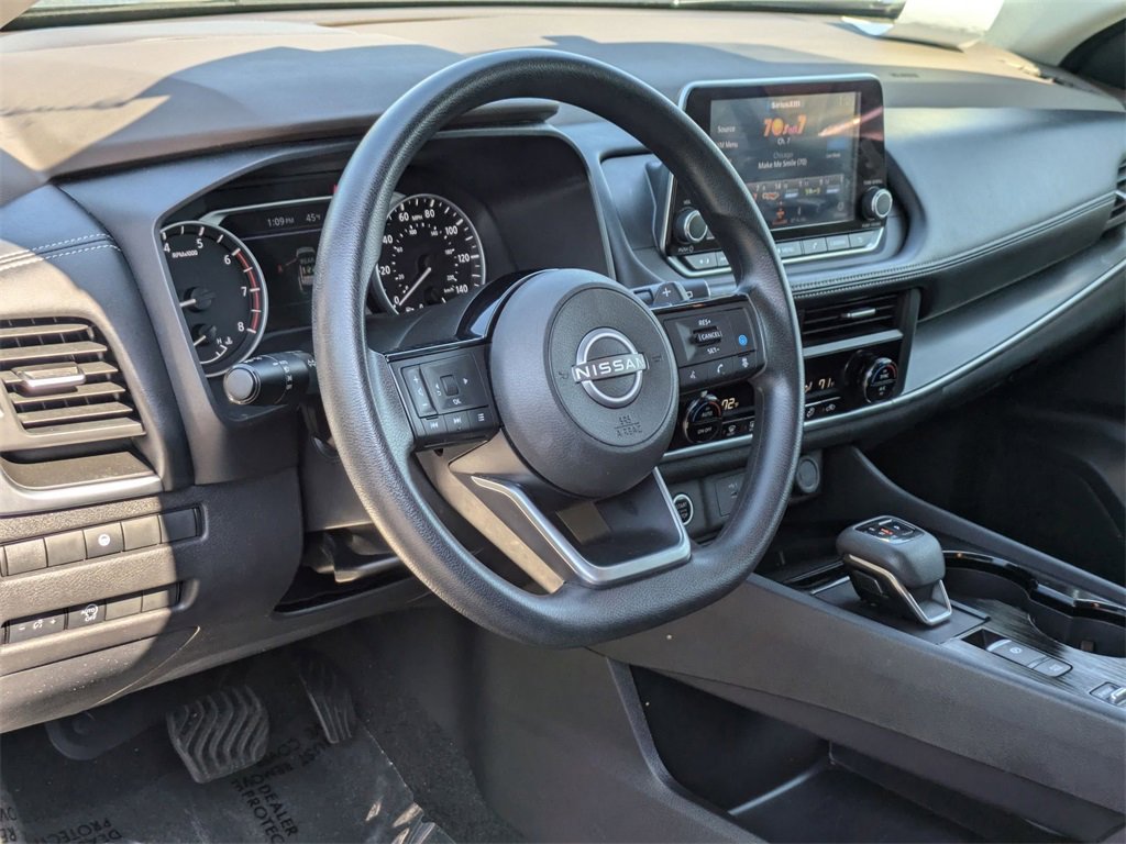 Used 2023 Nissan Rogue SV image 14