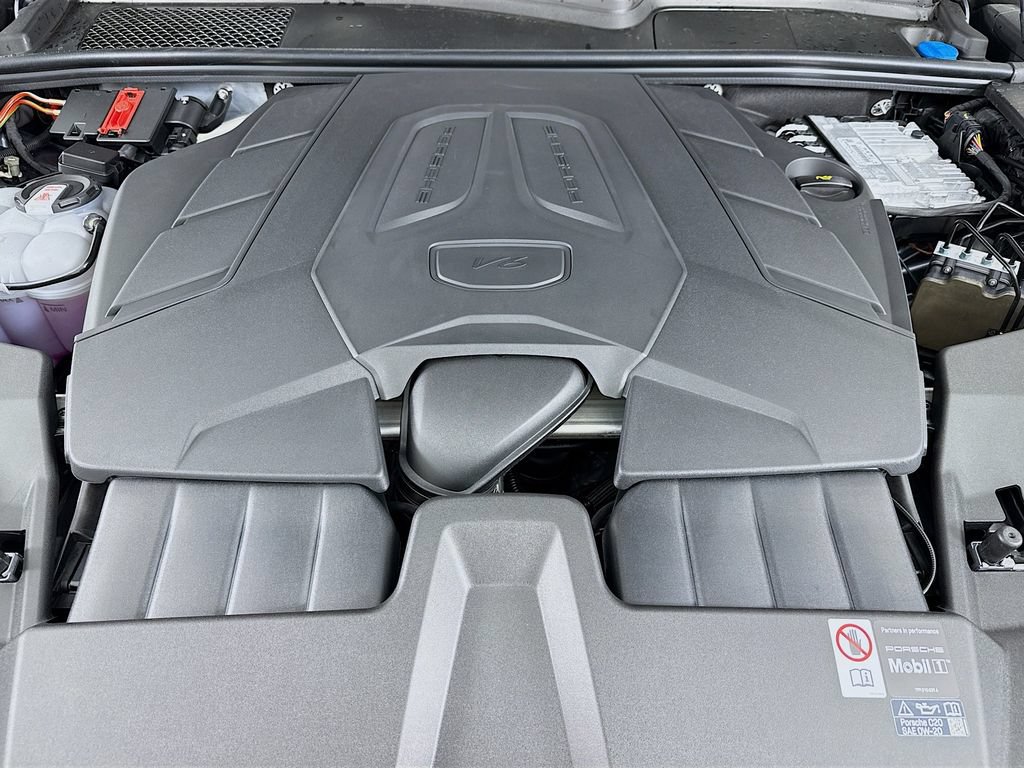 New 2026 Porsche Cayenne Coupe AWD/4WD image 34