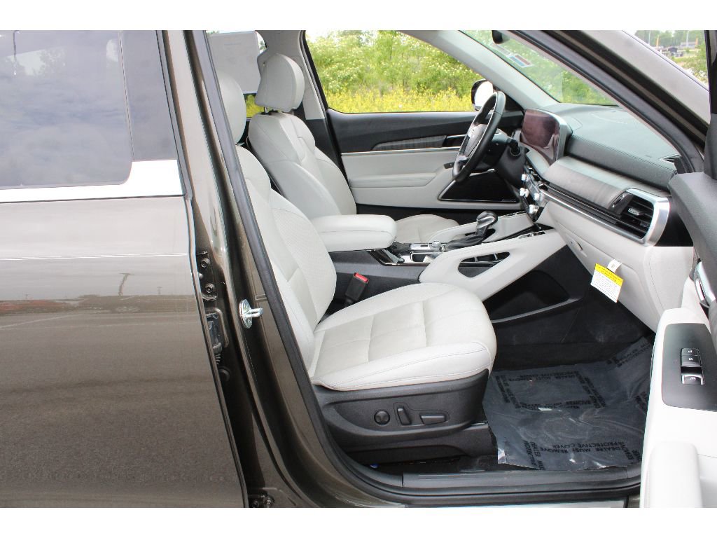 Used 2023 Kia Telluride SX image 14