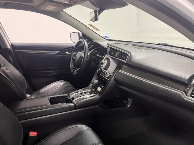Used 2019 Honda Civic Touring image 11