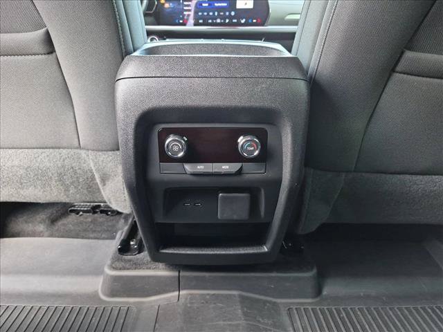 Used 2024 Chevrolet Traverse Z71 w/ Enhanced Driving Package AWD/4WD image 17