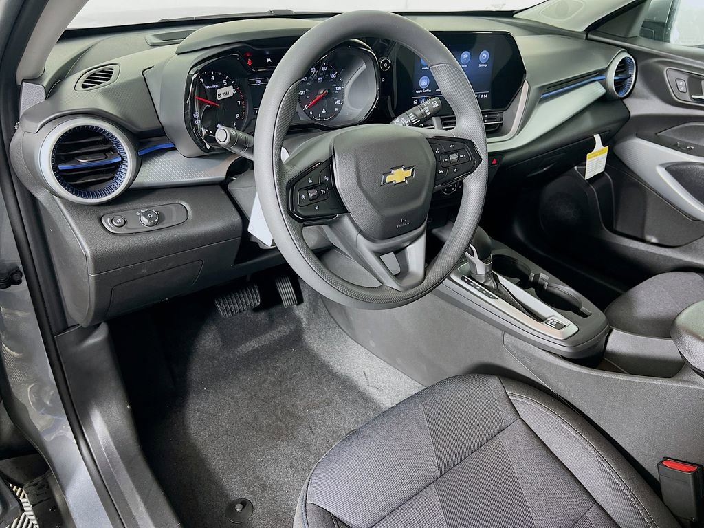 New 2026 Chevrolet Trax LS image 9