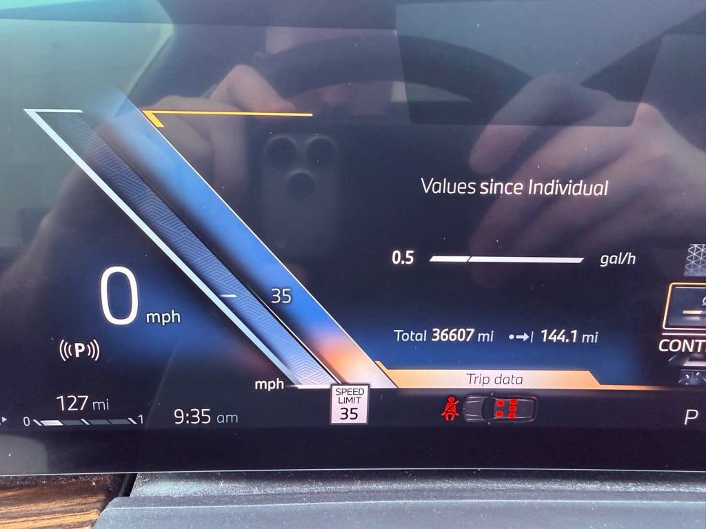 Used 2025 BMW X5 xDrive40i w/ Climate Comfort Package image 27