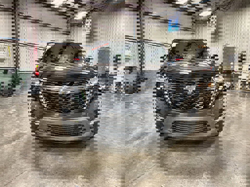 Used 2023 Chevrolet Traverse Premier w/ Redline Edition image 3