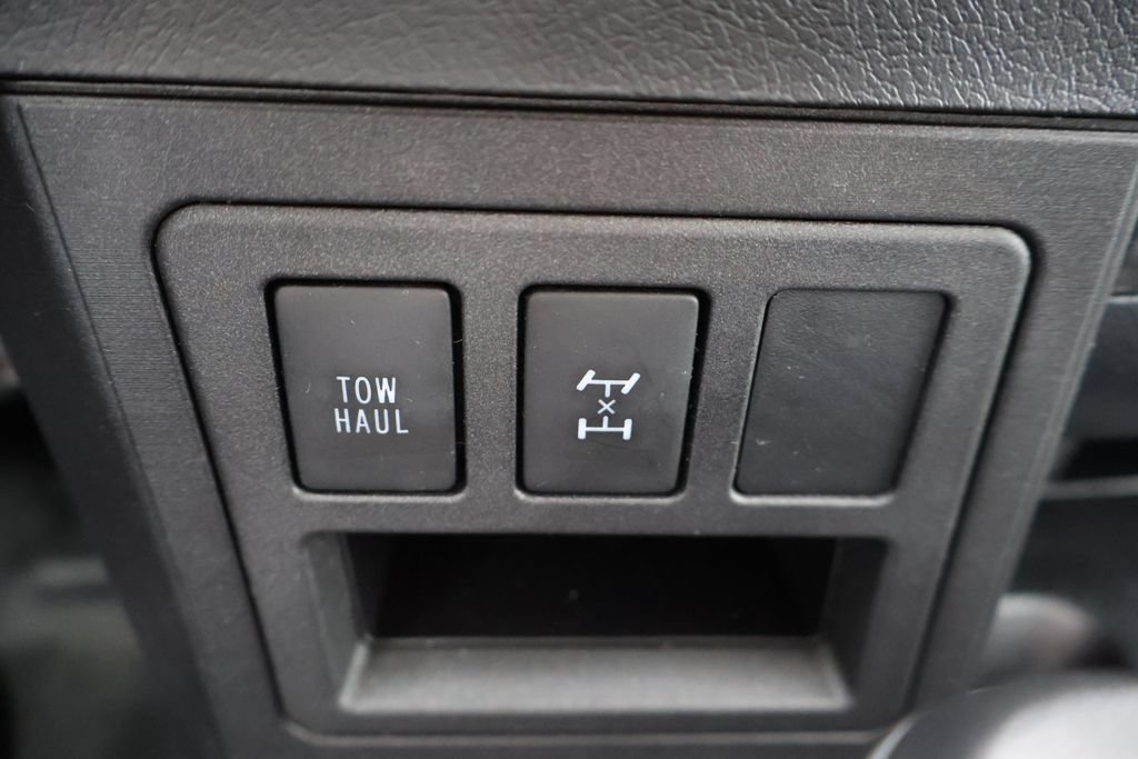 Used 2019 Toyota Sequoia SR5 AWD/4WD image 35