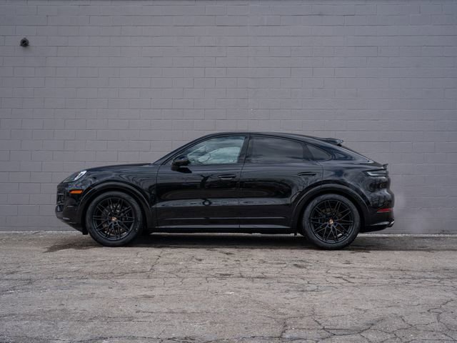 New 2026 Porsche Cayenne GTS image 2
