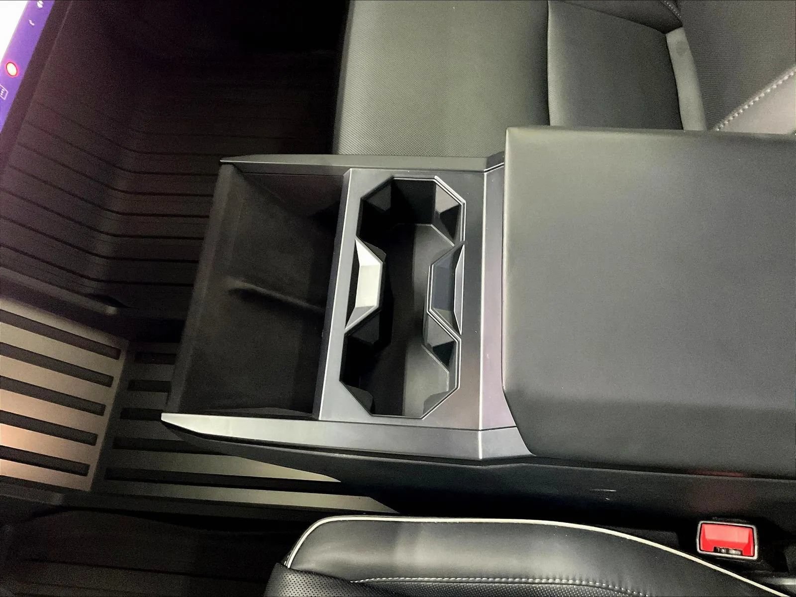 Used 2024 Tesla Cybertruck AWD Crew Cab image 25