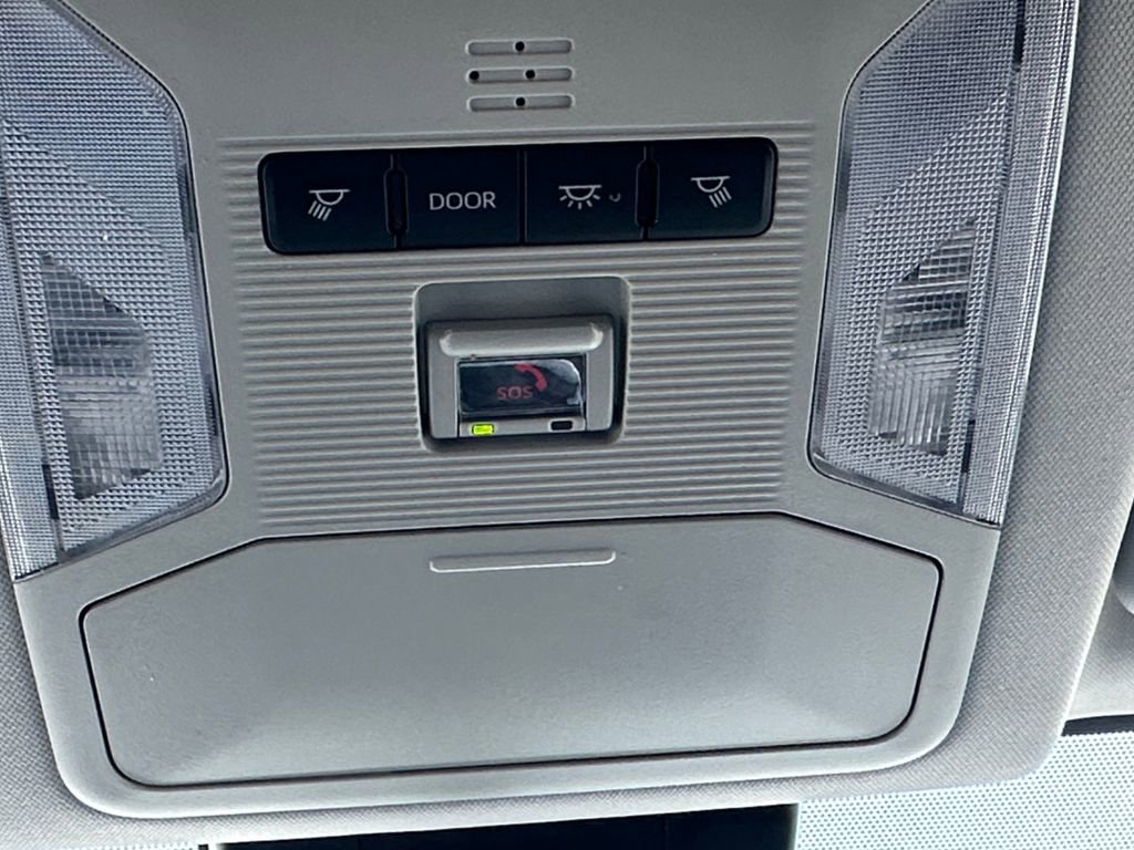 Used 2024 Toyota RAV4 LE AWD/4WD image 19