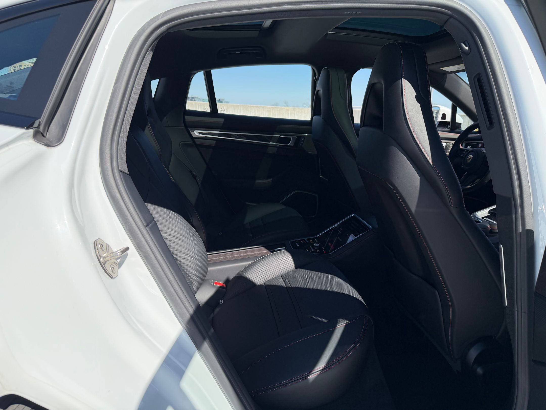 Certified 2023 Porsche Panamera 4 Platinum Edition image 18