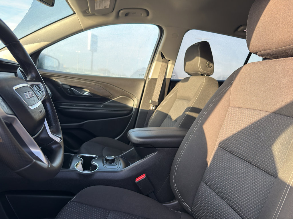 Used 2024 GMC Terrain SLE image 26