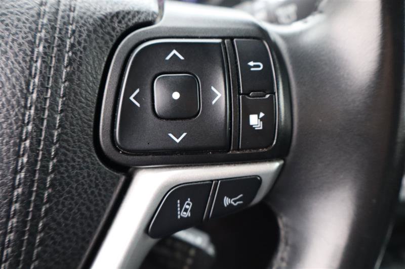 Used 2019 Toyota Highlander AWD V6 image 19