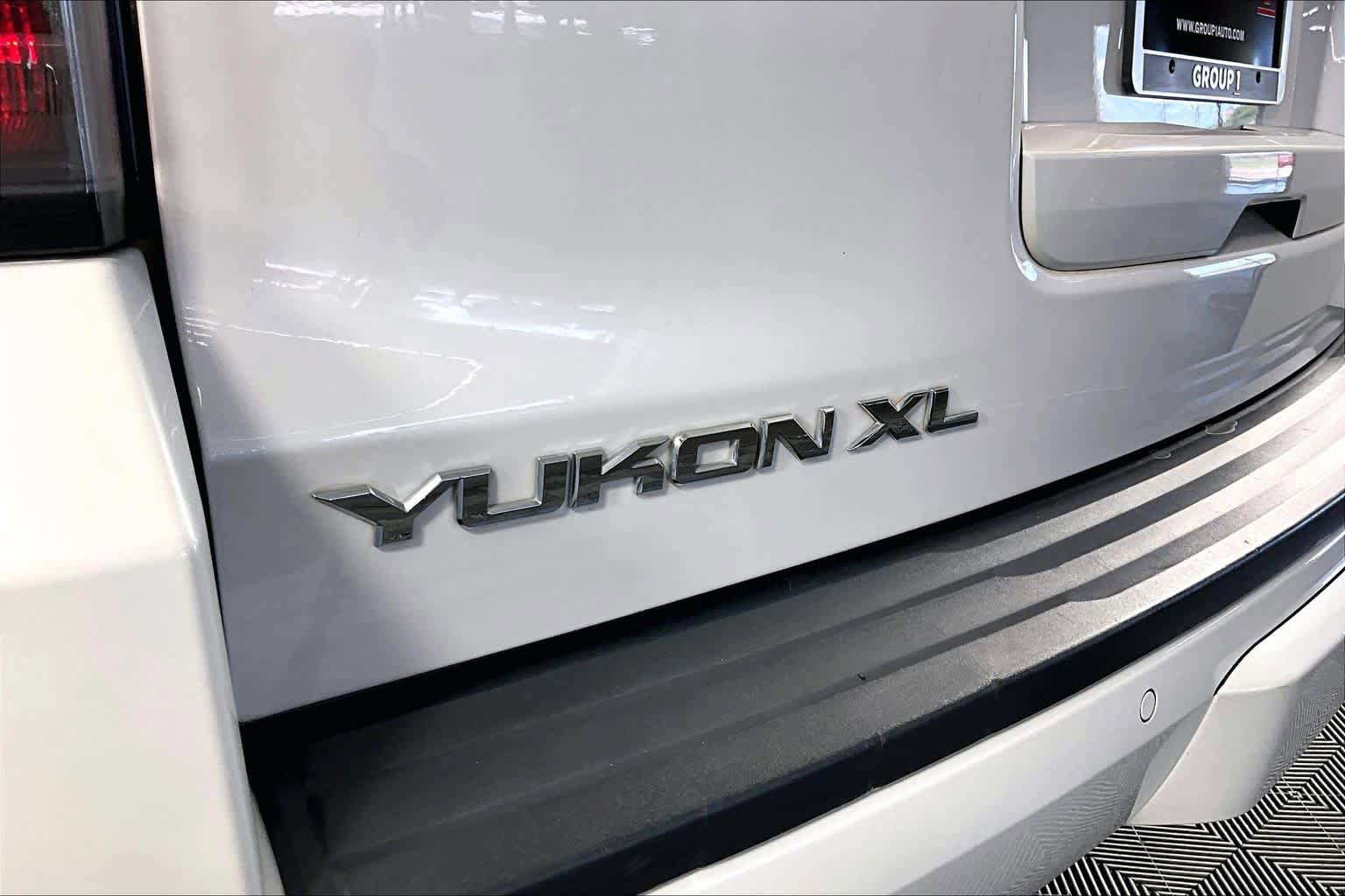 Used 2017 GMC Yukon XL SLT w/ Open Road Package RWD image 30