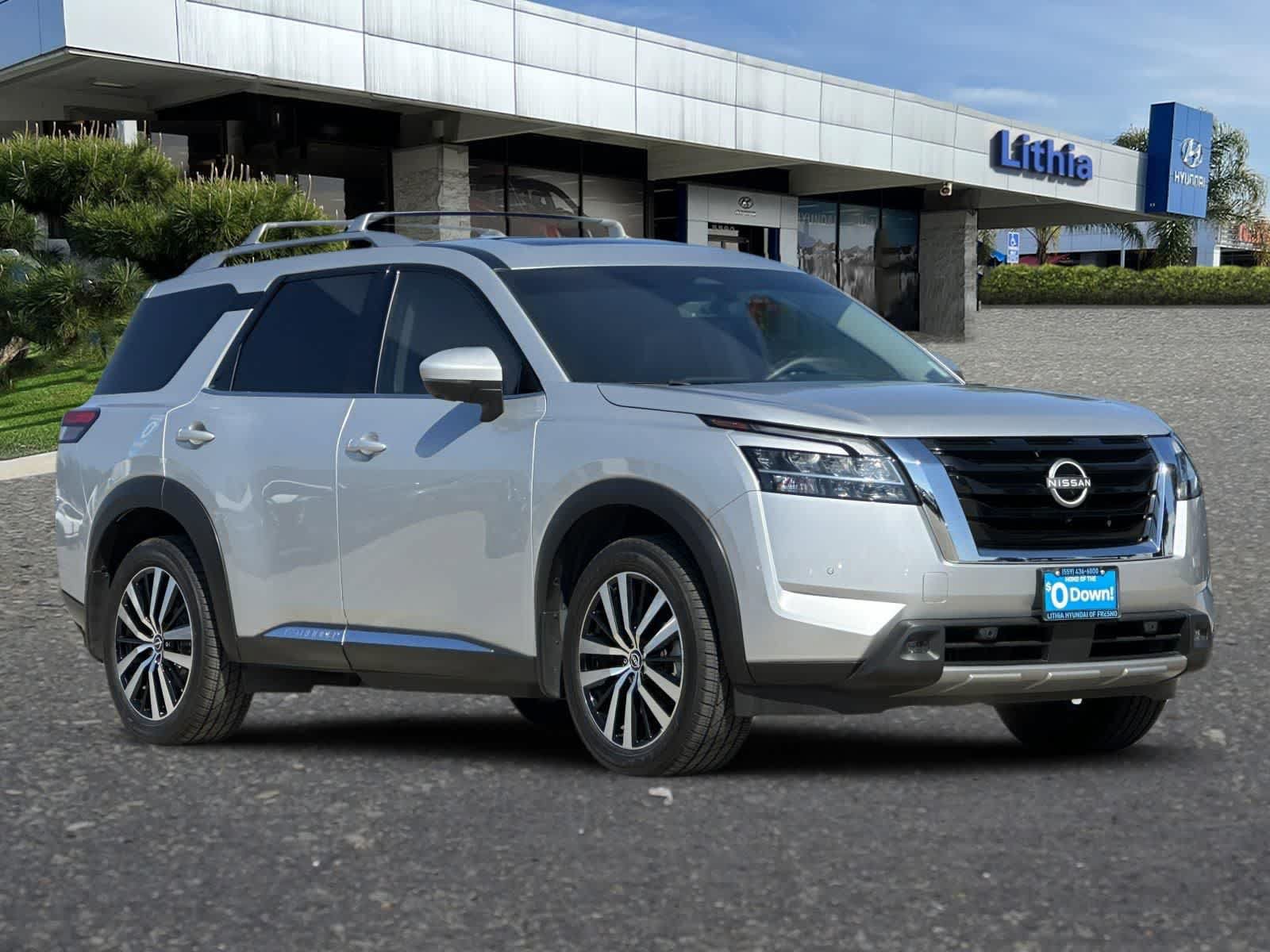 Used 2023 Nissan Pathfinder Platinum FWD image 10