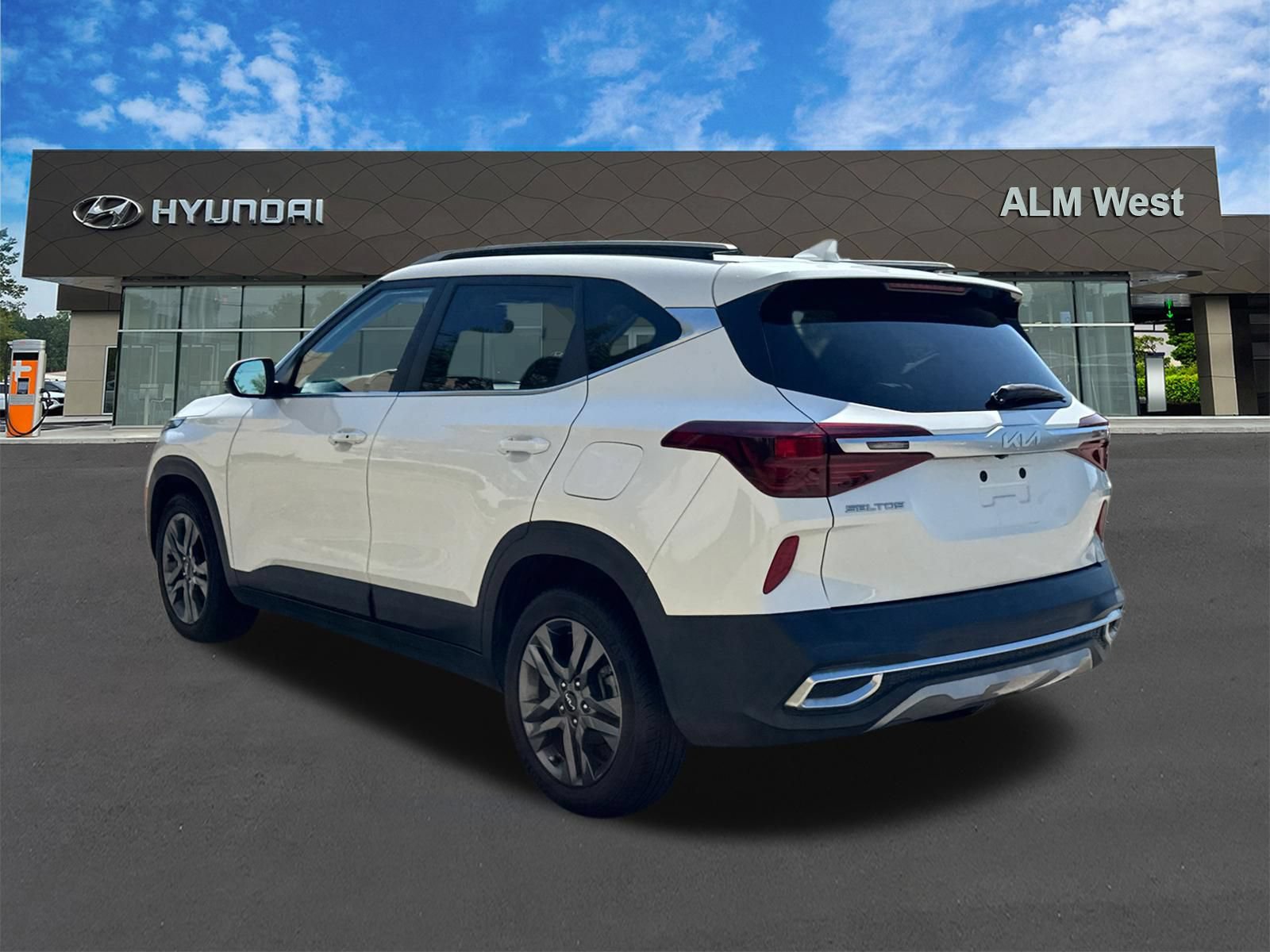 Used 2023 Kia Seltos S FWD image 7