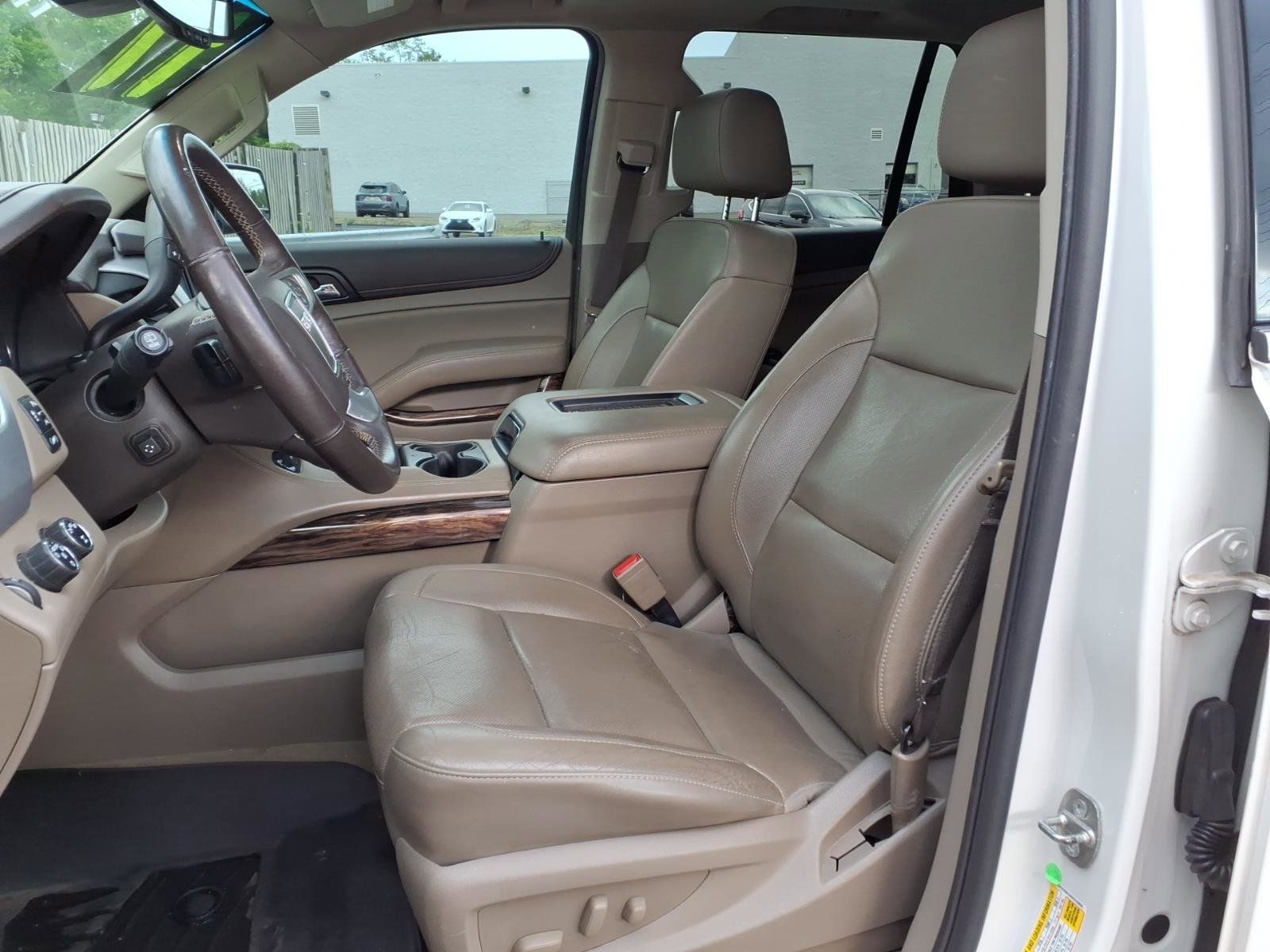Used 2017 GMC Yukon SLT w/ Premium Edition AWD/4WD image 15