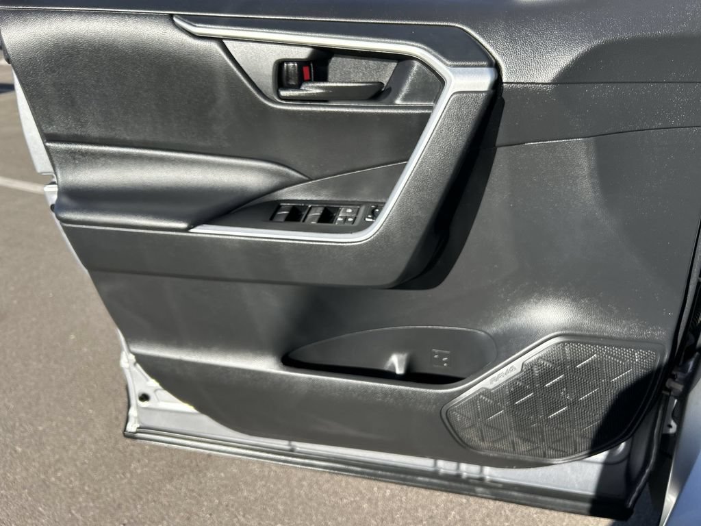 Used 2021 Toyota RAV4 LE w/ Carpet Mat Package (TMS) FWD image 22