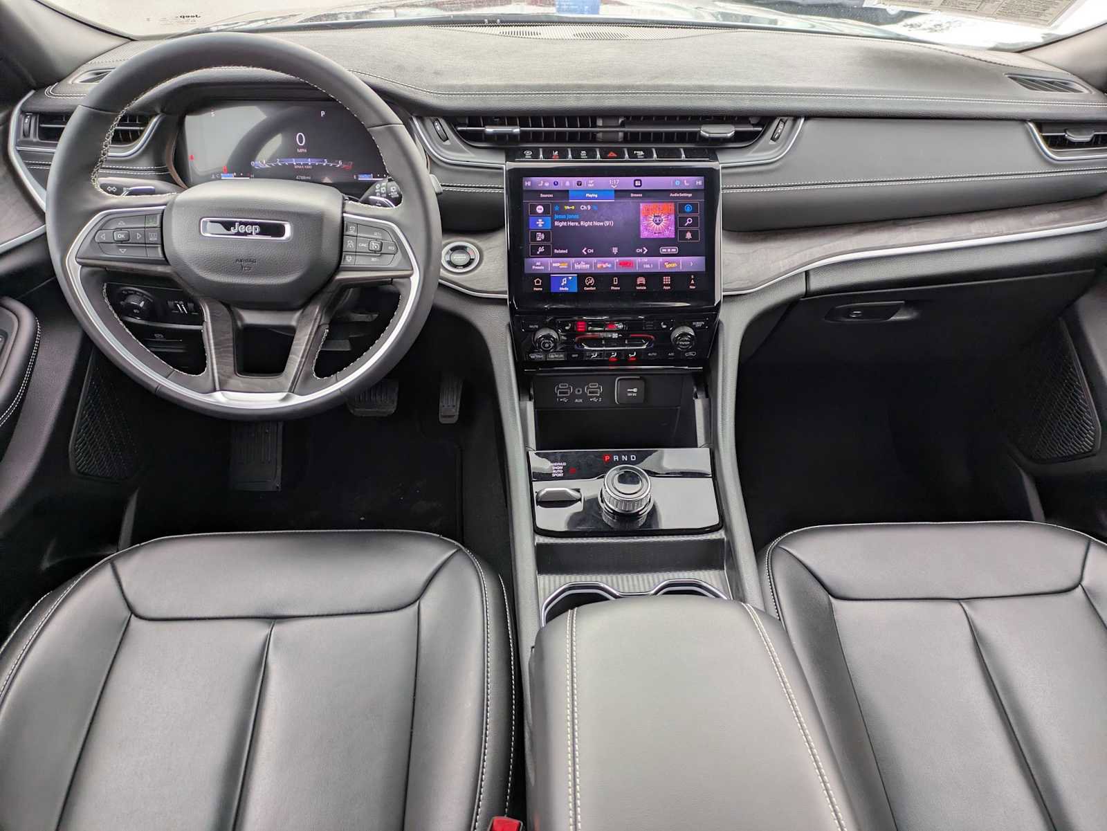 Used 2025 Jeep Grand Cherokee Limited image 13