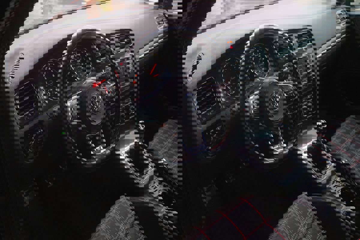 Used 2017 Volkswagen GTI Sport image 11