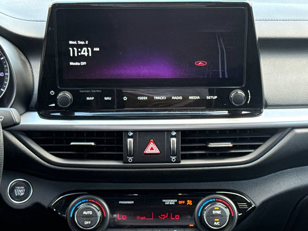Used 2023 Kia Forte GT-Line w/ GT-Line Premium Package FWD image 9