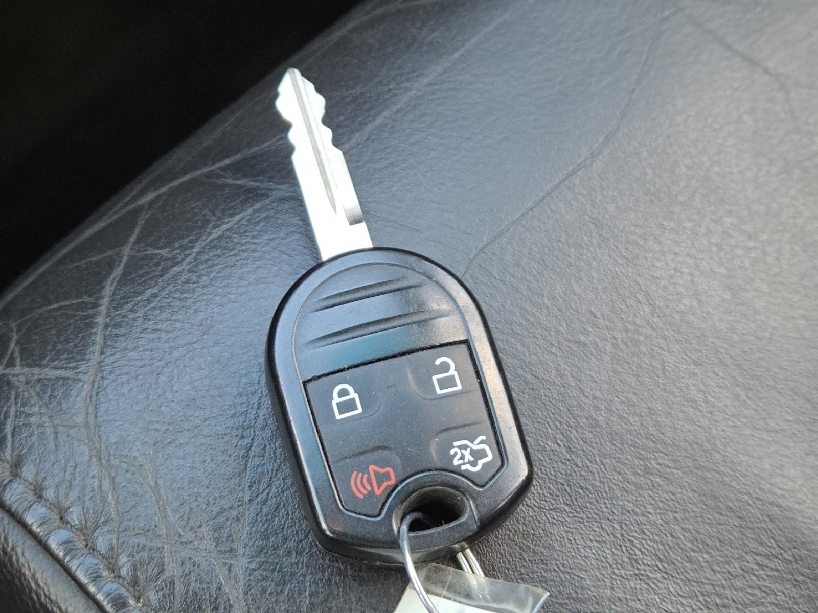 Used 2014 Ford Explorer XLT w/ Equipment Group 202A image 32