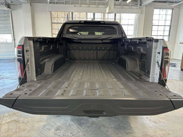 Used 2024 GMC Sierra EV Denali image 13