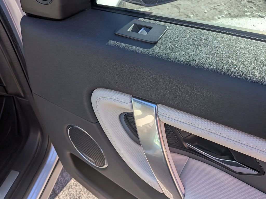 Used 2024 Land Rover Discovery Sport Dynamic SE image 28