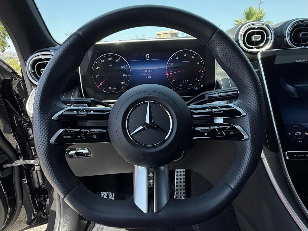 Used 2025 Mercedes-Benz GLC 300 4MATIC image 23